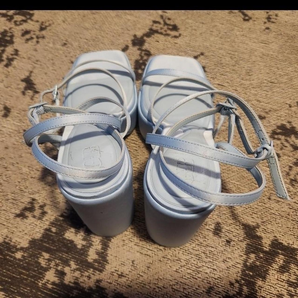 Gianni Bini Blue Heels - Size 7 - Picture 3 of 4